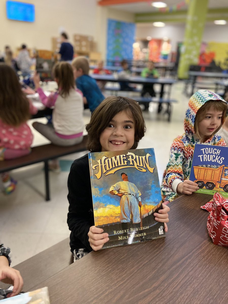 PolkQuailRun's tweet photo. Our SITE Council worked together to provide books for all of our K-2 S’s over break. The unwrapping was the best part! #commUNITY @usd497 https://t.co/zomW0yyWBK