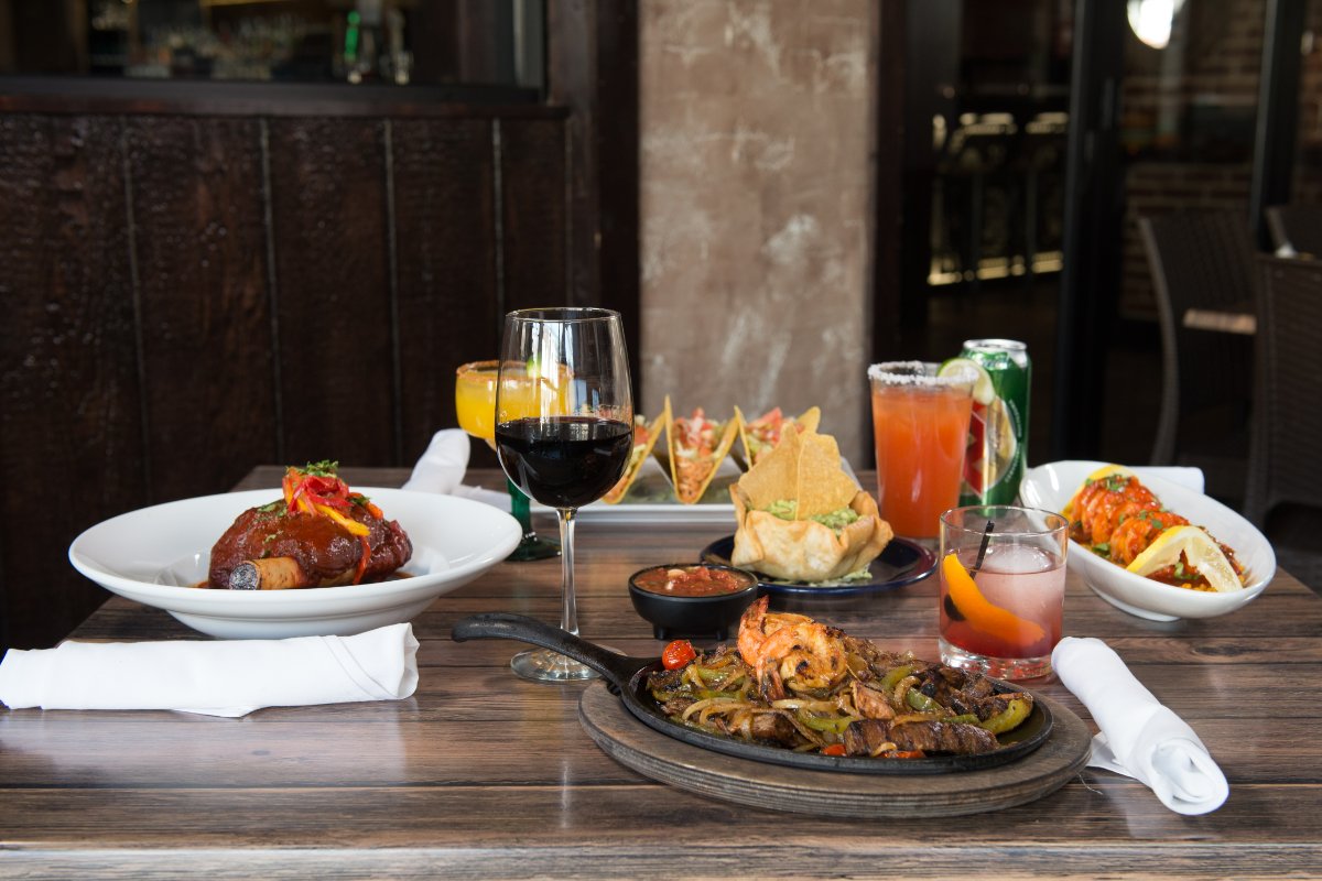 Next-level Mexican flavors: come hungry, be merry, and leave satisfied, Ellicott City. 🎅 #LaPalapa #LaPalapaGrillAndCantina #SteamyFajitas #AuthenticMexican #MDMexicanFood #Margaritas #Catering