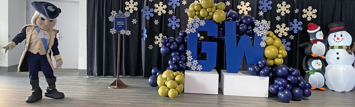 erin_rod_phd's tweet photo. ☃️❄️The GWU Faculty &amp; Staff Winter Celebration was amazing!❄️☃️
Thank you for the fantastic food &amp; mug!☕
#GWU #RaiseHigh #BuffAndBlue #OurGW @GWTweets https://t.co/Se1DaLTfN7