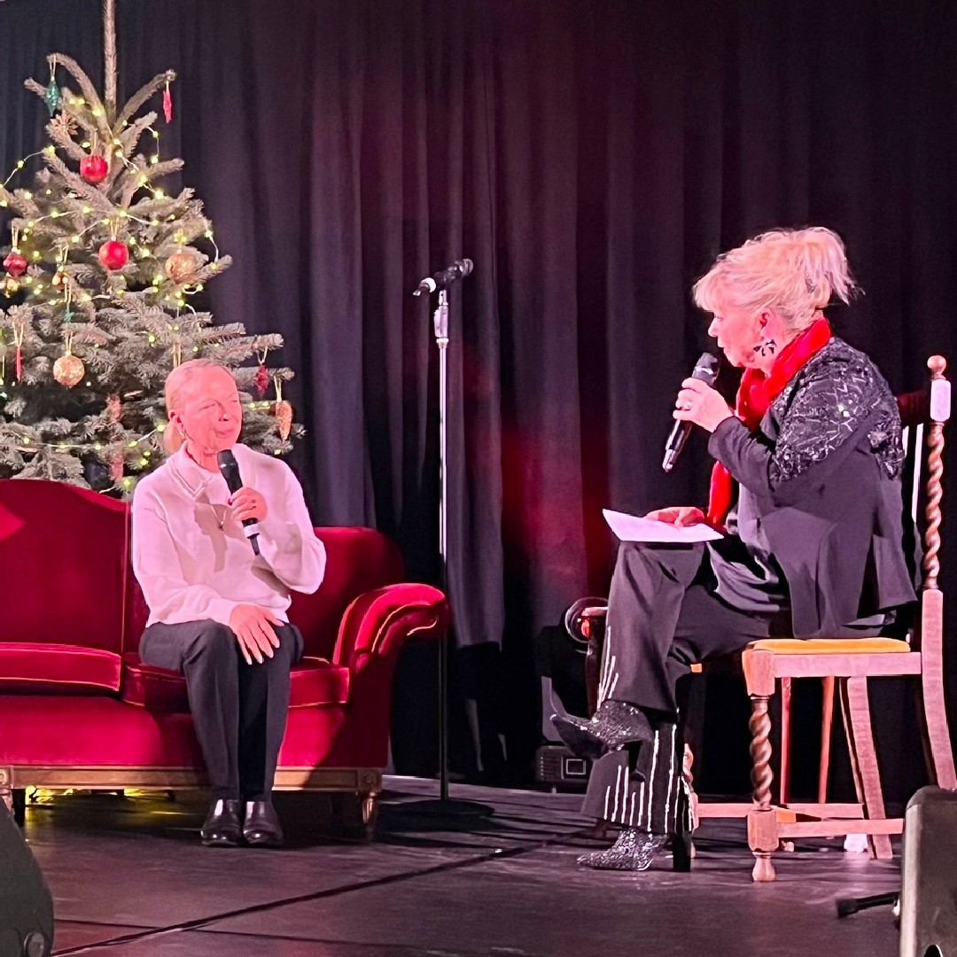 Demelza Charity tweet media