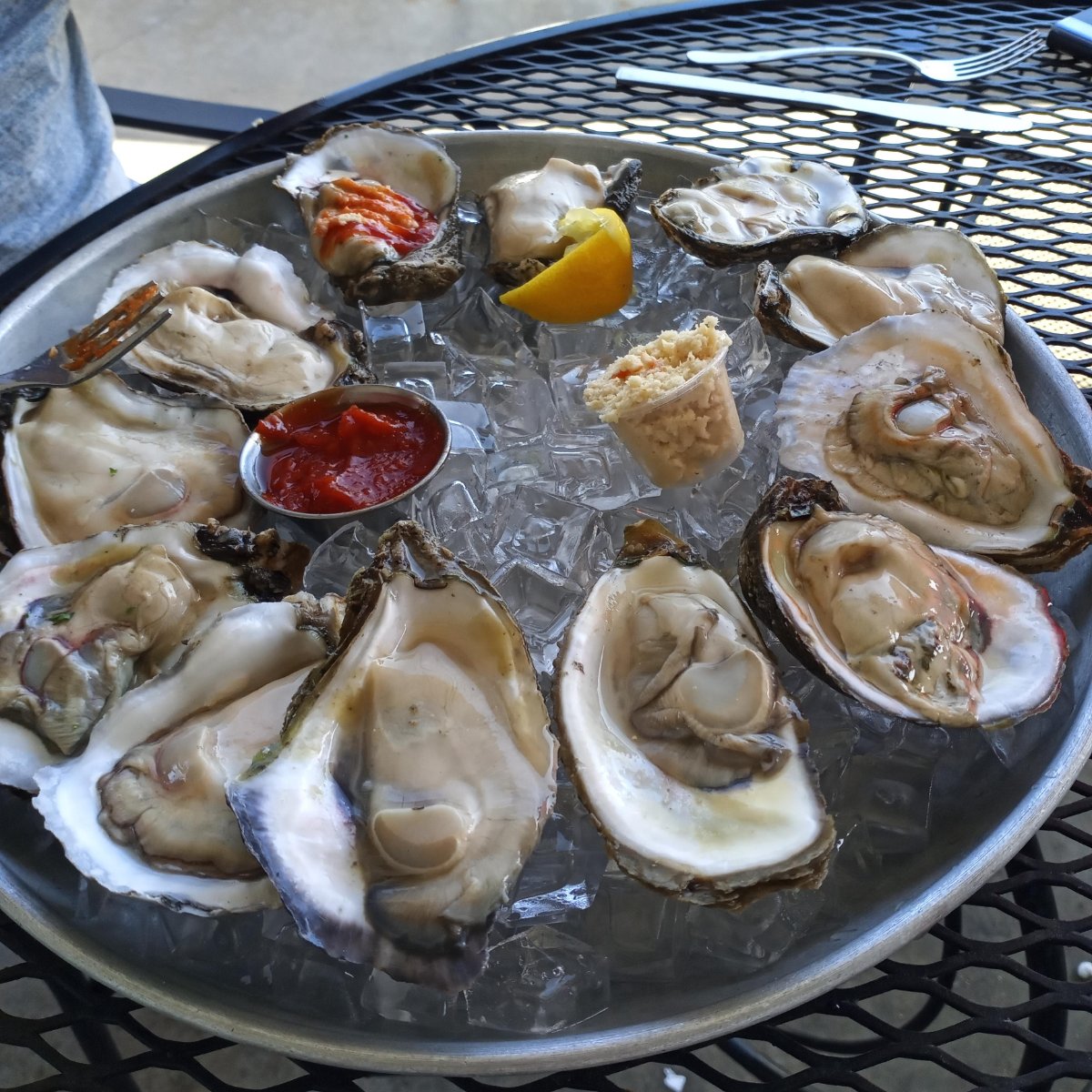 Powerhouse_NWA's tweet photo. Family in town for the holidays? Treat them to some of our delicious oysters to ensure they stay full and happy! #PowerHouseSeafoodAndGrill https://t.co/A09xoZBOUS