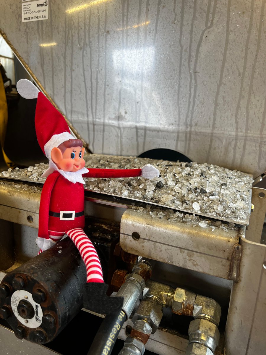 CityofRaytown's tweet photo. Local weather is forecasting a big storm is coming. Hermey is helping the crews inspect the plows and load the salt in prep for the winter storm.

Thanks, Hermey!

Hermey says,  "Stay Safe, Everybody!"

#niceelf
#Raytown https://t.co/OAszwjDfxB