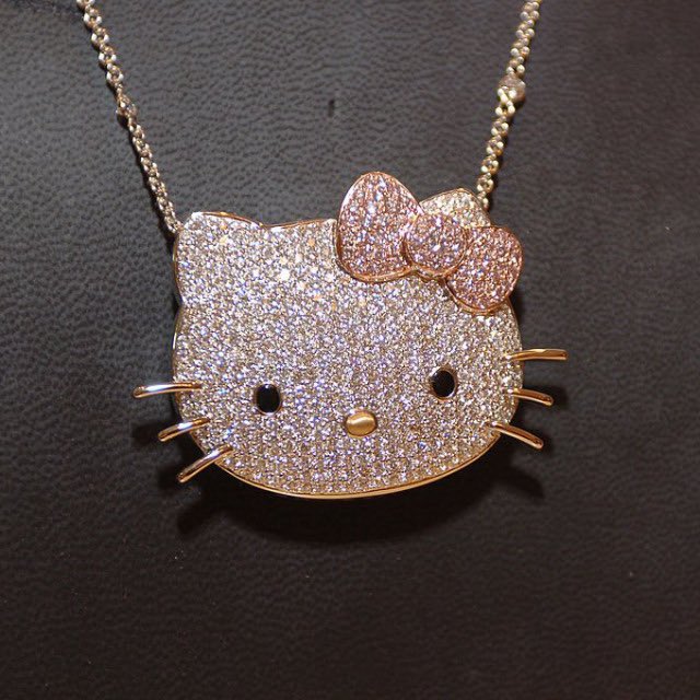 Icy kitty necklace | The Urban Glam Shop
