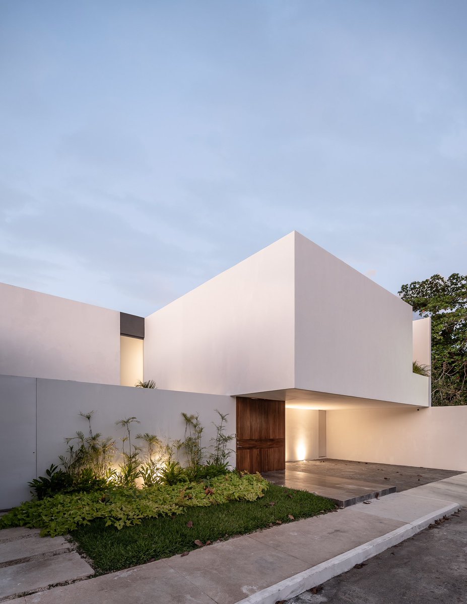Arqenblanco's tweet photo. Casa Montecristo- MIKA dsa 
Imagen: Manolo Solís 
________________________________
#mika #manolosolis #merida #mexico #arquitecturamexico #arquitecturamexicana #arquitecturaenblanco #arquitectura #proyecto #archdaily #architecturehunter #architecture #archlover #arch #archdesign https://t.co/UlijN4eMmX