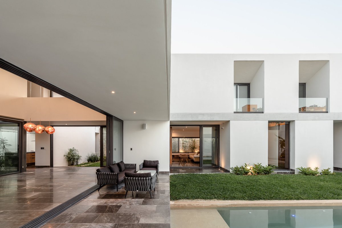 Arqenblanco's tweet photo. Casa Montecristo- MIKA dsa 
Imagen: Manolo Solís 
________________________________
#mika #manolosolis #merida #mexico #arquitecturamexico #arquitecturamexicana #arquitecturaenblanco #arquitectura #proyecto #archdaily #architecturehunter #architecture #archlover #arch #archdesign https://t.co/UlijN4eMmX