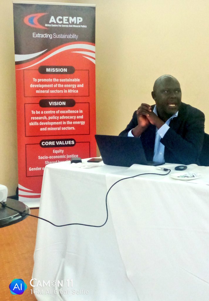 Mr.Peter Gwayaka(@pmagelah) making a presentation on proposed #mining #royalties #regulations on behalf of @RRightsAfrica 
#BHRUganda2022
@aceplexii @IMPACTtransform @CSCOUg1 @OxfaminUganda @UgandaEITI @MEMD_Uganda @planetGOLD_org @DCAUganda @EUinUG @DENIVA_official @CBarklin