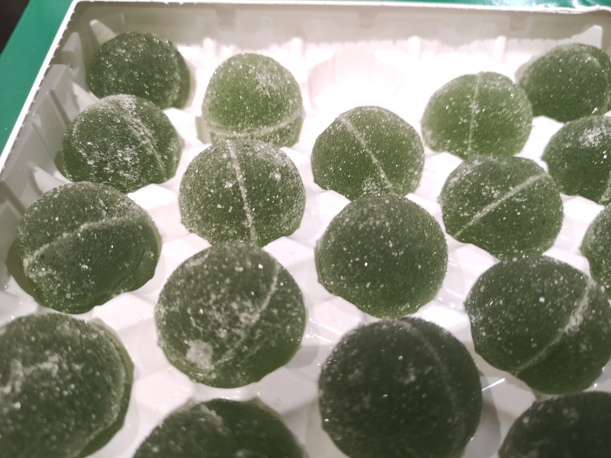 OK #Finland so I tried one. I do appreciate the 🍐 flavour. but there's a lot of eating in just one ball. You could never put two balls in your mouth at the same time, they're very chewy! 🟢🎄🇫🇮