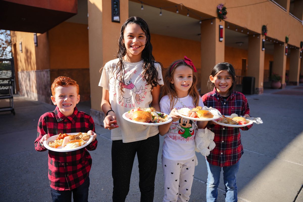 LifeSTEPSusa's tweet photo. LifeSTEPS' Family Self Sufficiency (FSS) program celebrated its 6th annual holiday party for children and families in Santa Clara County. We served over 200 meals to families and provided each family with gifts for the holidays. #LifeSTEPS #SupportingFamilies #AffordableHousing https://t.co/YE5S2d3Q6b