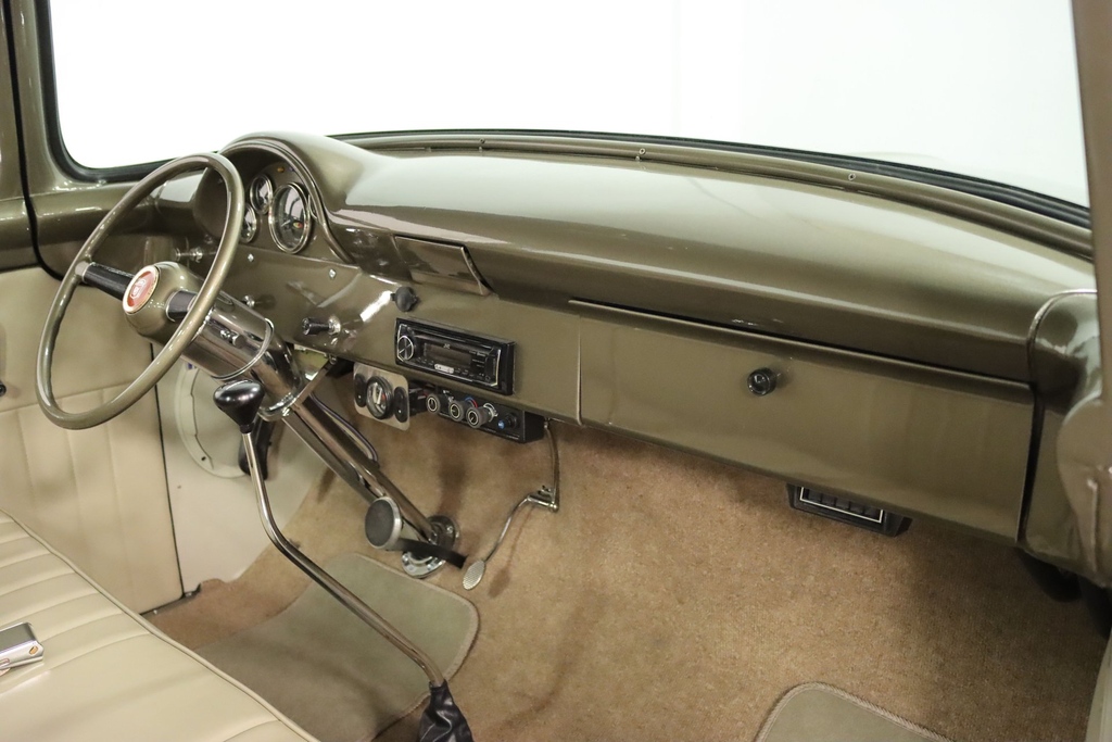 streetsidecars's tweet photo. This 1956 #Ford F-100 Big Window features a 350 cubic inch V8 teamed with an automatic transmission.
Link: https://t.co/Ni6F0QRj0D
#fordtruck #fordtrucks #bigwindow #offroad #FordF100 #F100 #vintageF100 #fordmotorcompany #sellitwithstreetside #V8 #vintagetruck #classicford https://t.co/1CdfBhMd67