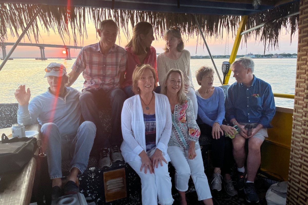 Hamptiki_SH's tweet photo. Time flies when you're with #Hamptiki, which just means you'll have to come back to relive the moment all over again! #Hamptiki #PartyBoat #PontoonBoat #FamilyTrip #SunsetCharters #FamilyVacation #TikiBoat https://t.co/b5DInWIw0w