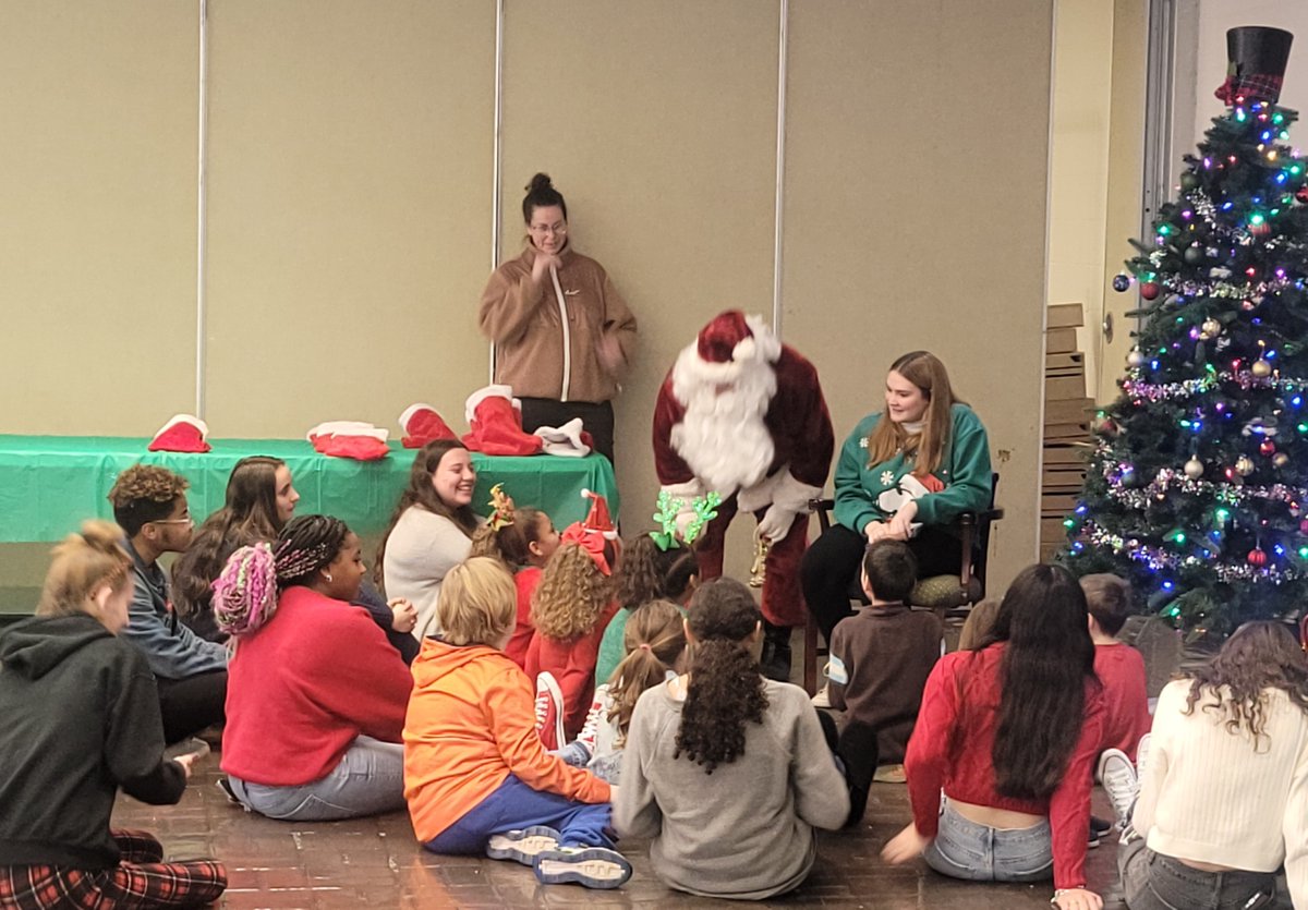 PTHS AVID students participate in Holiday Smiles service-learning supporting families