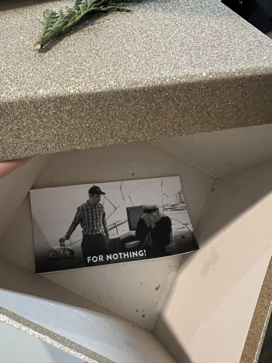 Það er alveg óþarfi að vera að alltaf eyða himinháum upphæðum í jólavinaleiknum.