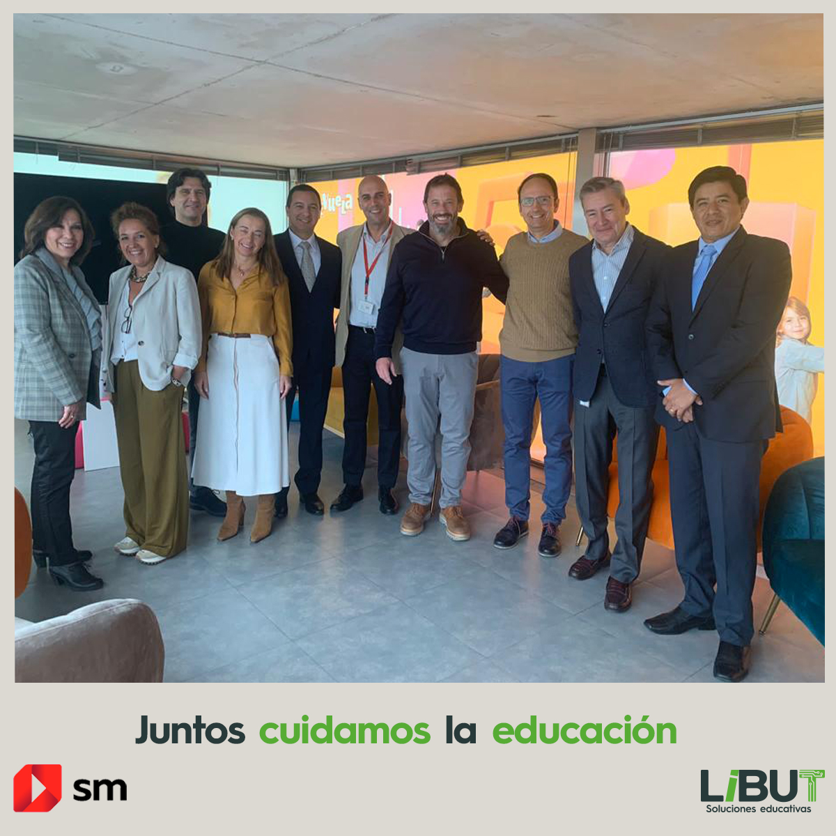 SMPeru's tweet photo. #sm_perú reafirmando nuestro compromiso con la educación ✍️ todo el directorio de Libut - Soluciones educativas , viajó a España 🇪🇸 para sumarse al movimiento “Reimaginar juntos los futuros de la educación 📖“; que se implementará con nuestro representado Grupo SM Perú. https://t.co/hV1V0vVVAE