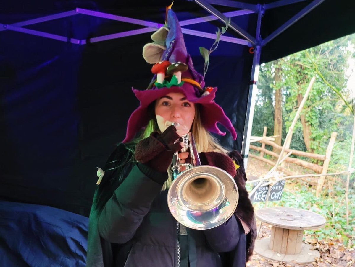 PudBand's tweet photo. Not only can we play anywhere… we can play wearing anything! 👒🧙🏼🧙🏽‍♂️🧝🏾🧝🏿‍♂️ A wonderful time playing for @this_green_moon ‘s fantastic Christmas trail the last two weekends🎄❄️🎅🏼 #christmastrail #thisgreenmoon #elves #trumpet #streetband #york #leeds #yorkmusicscene #saxophone https://t.co/IHh6wDX0lX