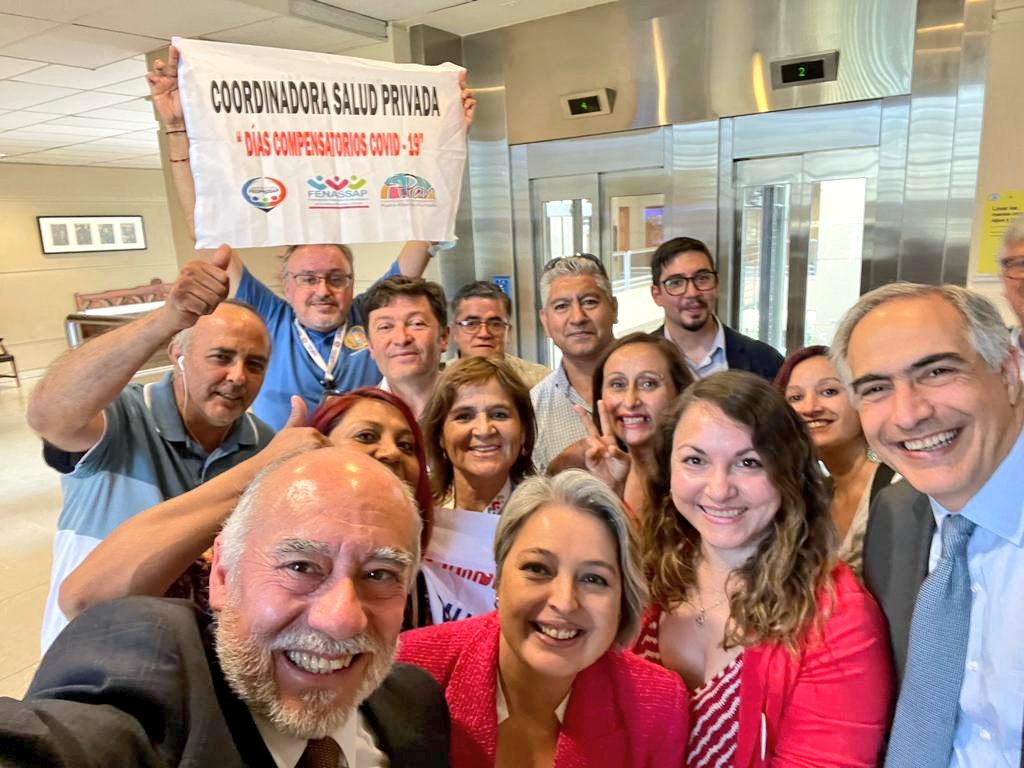 jeannette_jara's tweet photo. 👏Pasa a sala proyecto que otorga descanso reparatorio por pandemia a trabajador@s de salud privada tras aprobación de comisiones unidas de trabajo y salud del @Senado_Chile Esto incorpora posibilidad de que días pendientes sean pagados como trabajados. Les contamos avances 🇨🇱☺️ https://t.co/SH8Is9MoI3