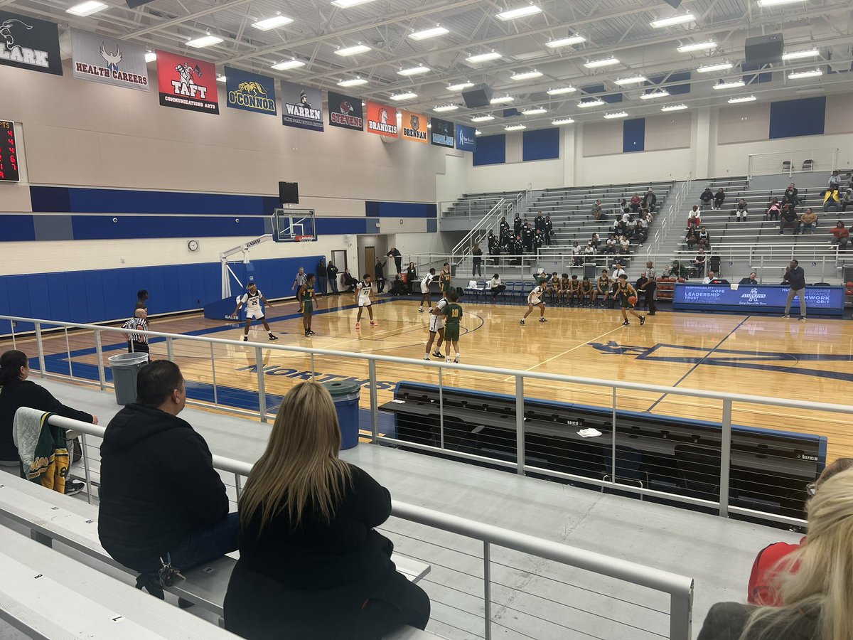 DannyAmezquita_'s tweet photo. Always great to catch a @HolmesHuskyBB game! Great Program &amp; Environment! #InsideTheLoop #HFND https://t.co/MzMpewSxJO