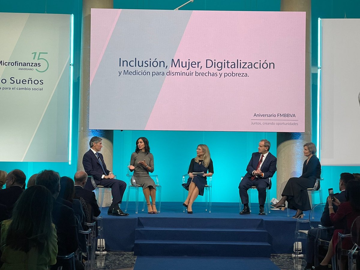 El avance más grande durante estos 15 años ha sido reconocer que el desarrollo sino es sostenible, no es desarrollo. Así mismo, no basta con reducir la pobreza si la abordamos solo desde una perspectiva de ingreso insuficiente y no como un fenómeno multidimensional. #15AnivFMBBVA