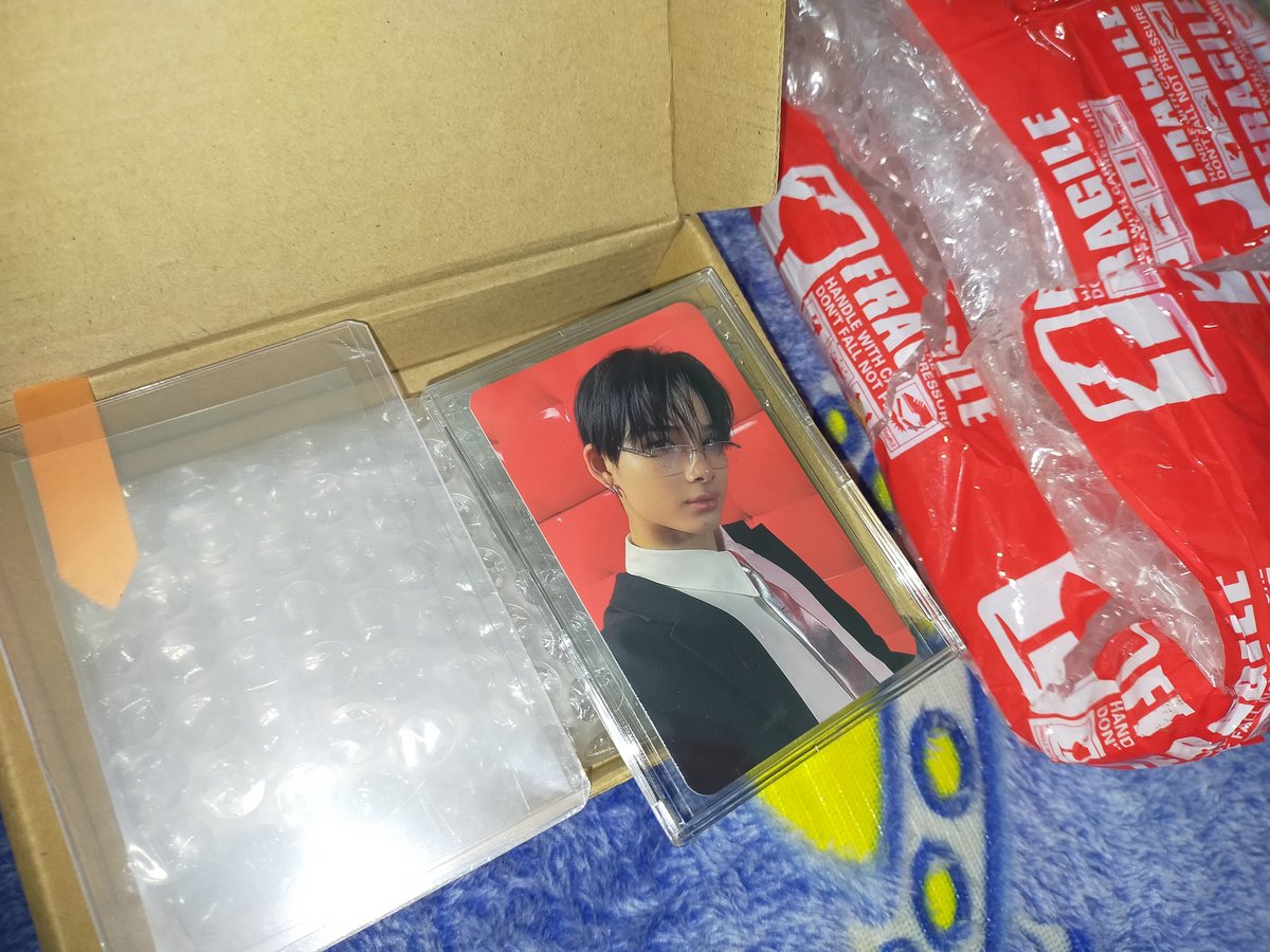 rae_create's tweet photo. YAYY!! Riki specs is finally heree @CharmsKpop

Came in vv mint condi, sleeved w/ tl then bubblewrapped, slid in a box, bubblewrapped again &amp; patched w/ fragile tapes
Definitely secured, thankss ♡︎

Seller is vv nicee and obliging, thank you soo much po! 💗
#LuckyCharmsFeedback https://t.co/J5TE93tI4K
