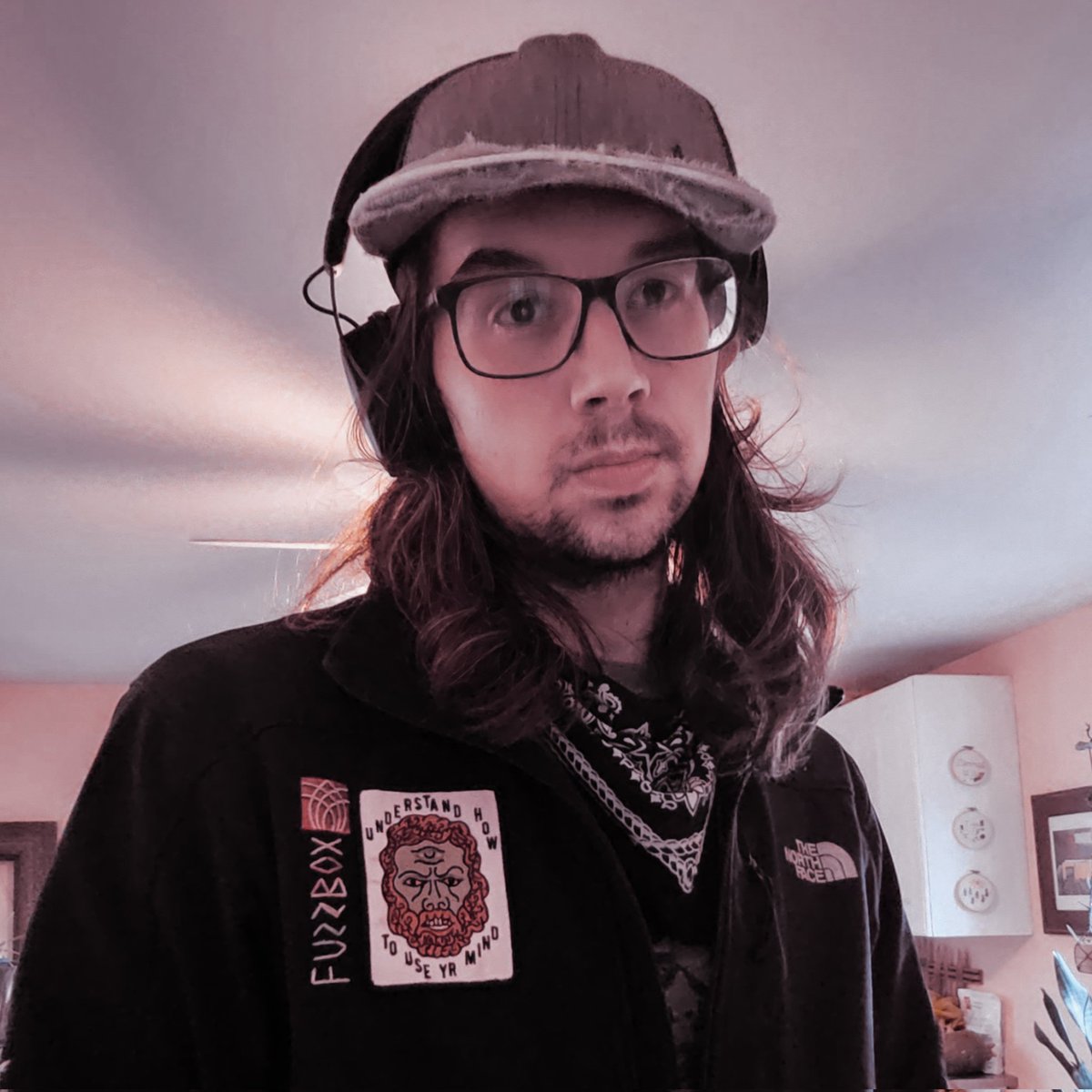 Hi, my name is Fuzzbox..
🧵