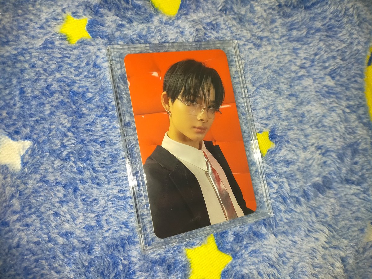 rae_create's tweet photo. YAYY!! Riki specs is finally heree @CharmsKpop

Came in vv mint condi, sleeved w/ tl then bubblewrapped, slid in a box, bubblewrapped again &amp; patched w/ fragile tapes
Definitely secured, thankss ♡︎

Seller is vv nicee and obliging, thank you soo much po! 💗
#LuckyCharmsFeedback https://t.co/J5TE93tI4K