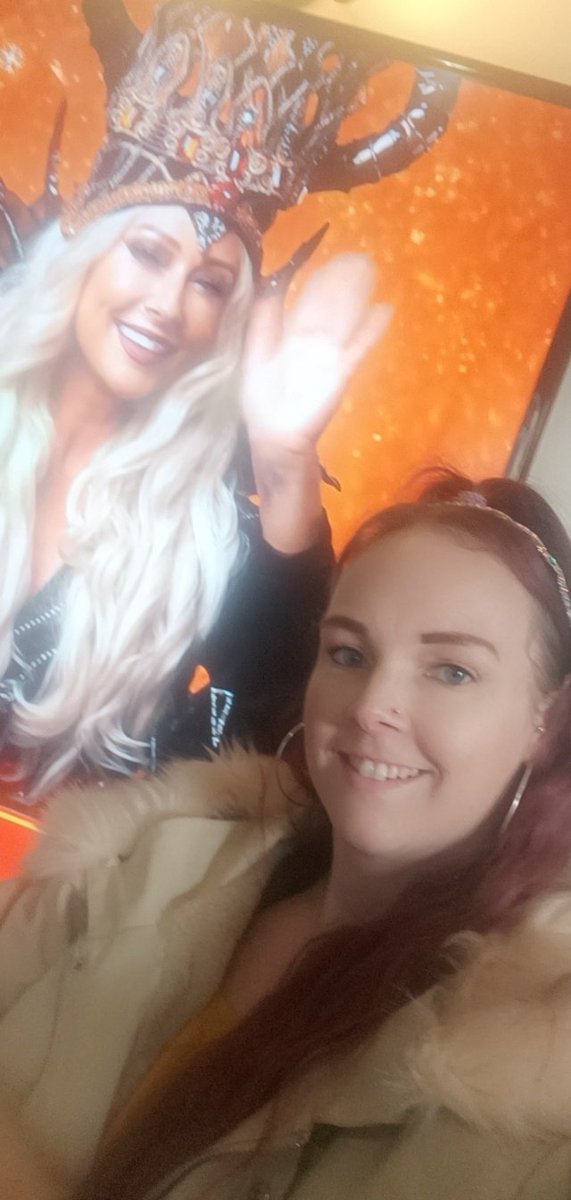 Fayzer1987's tweet photo. @Faye_Tozer We loved it ❤️ was hilarious. You were all amazing Front row seats don't know if you recognised us.was my daughter who waved at you. Just out of all the jobs I do daily getting people pull there pants down is very random 🤣  made me giggle.Merry Christmas from my family to yours https://t.co/CBxu3t1xH7