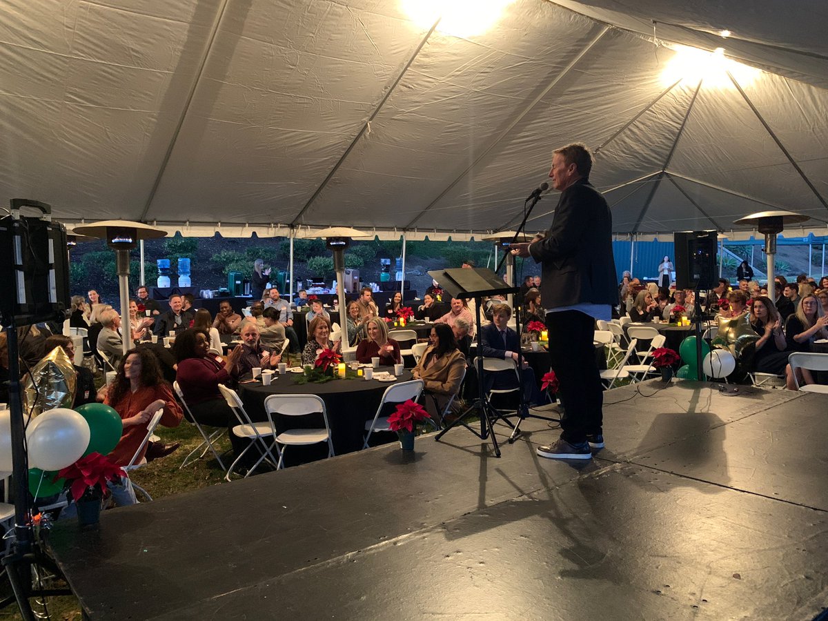 TownsendCUI's tweet photo. A HUGE congratulations to our #TownsendInstitute Graduates, Faculty and Staff!! Fun Fact: #December2022 Commencement Reception @ConcordiaIrvine yielded our largest attendance yet!👏🎓👏

@drjohntownsend
#TICUI #CUIeagles #ConcordiaUniversityIrvine https://t.co/r1avarNIqO