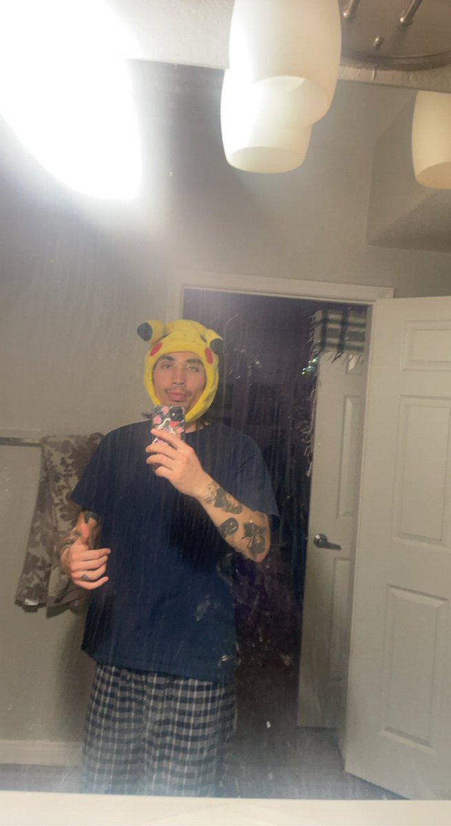 dlacuna666's tweet photo. we got hats https://t.co/I8Q9xBD2vI
