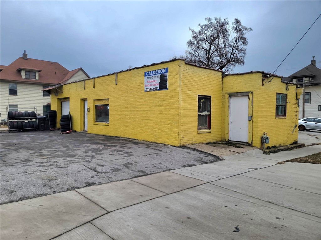 PrecisionDSM's tweet photo. Just listed by Martin Castaneda in #DesMoines #IA. 1501 6th Avenue! Please retweet!  https://t.co/ybentq2tgI https://t.co/PI9OMNZA7H
