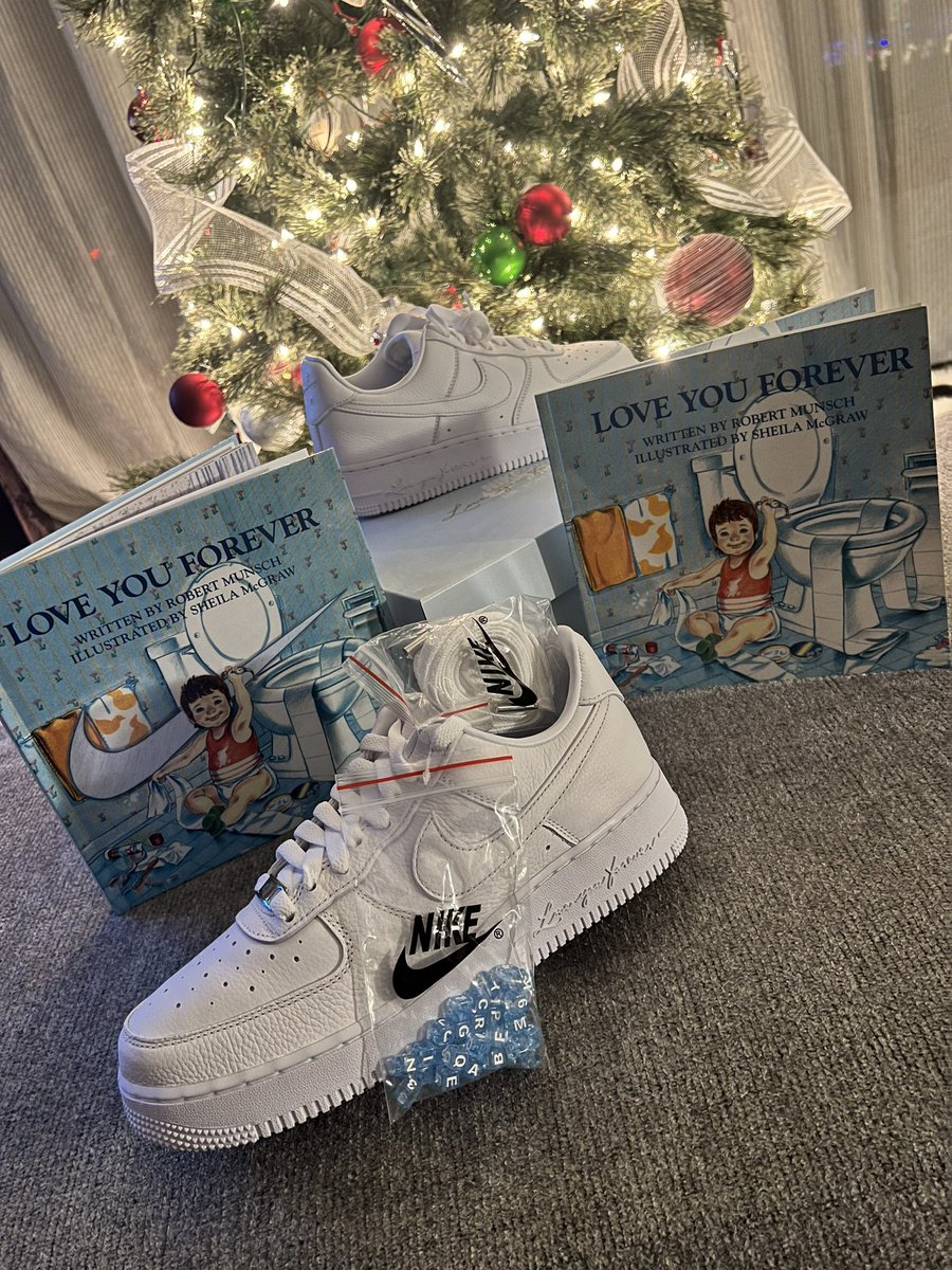 jose2jr3's tweet image. Mail call!! @drakerelated @snkr_twitr @TheSiteSupply #TwoBooks @OfficialNocta #Noctaaf1 @Nike
