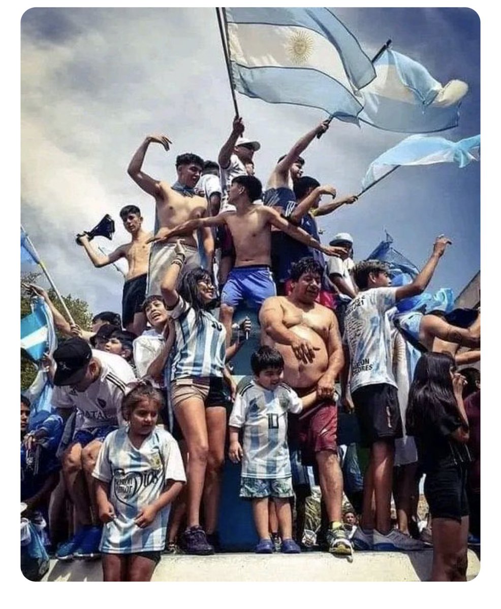 odonnellmaria's tweet image. Fóton, buscamos a su autor/a ⁦@RifkeMashe⁩