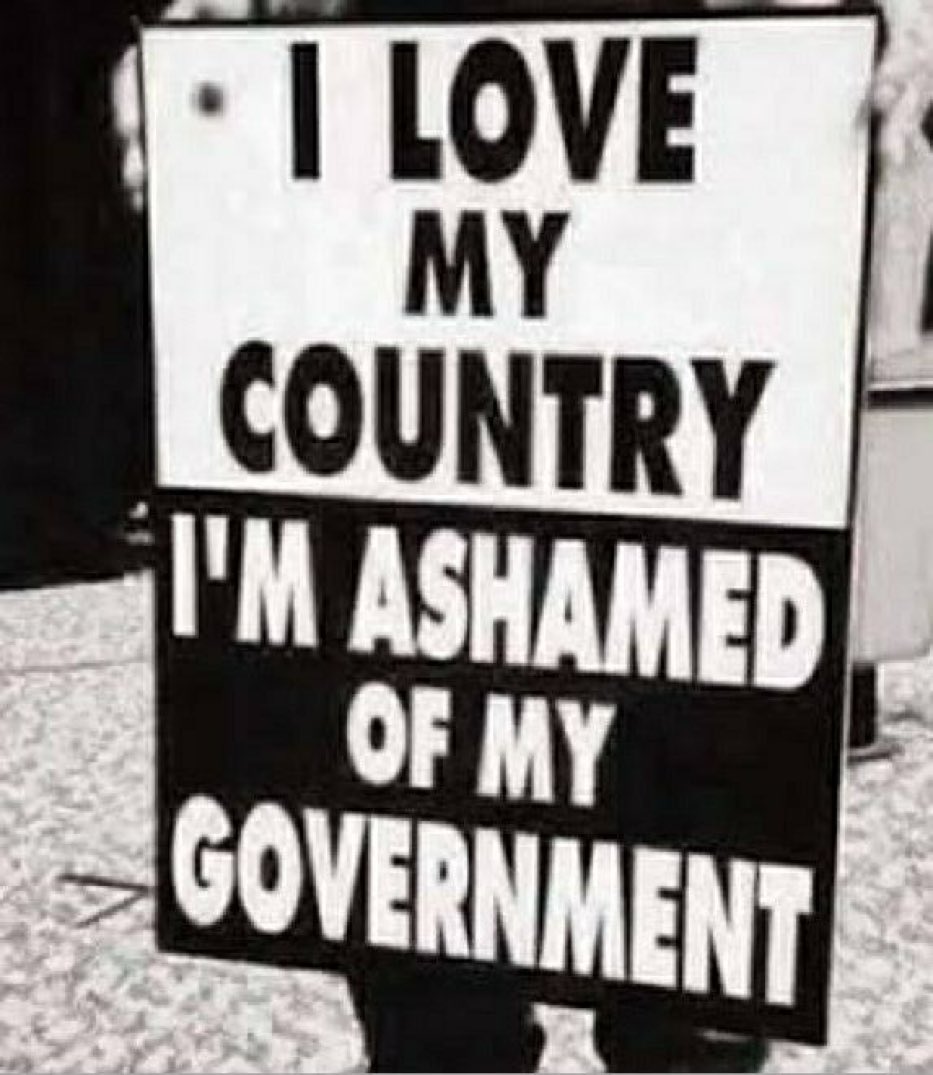 Mark67097345's tweet photo. @CanadianPM Did he pack a big Sombrero? Gotta dress the part right? #FuckingEmbarassment #FuckingIdiot https://t.co/vvINP4Wn3v
