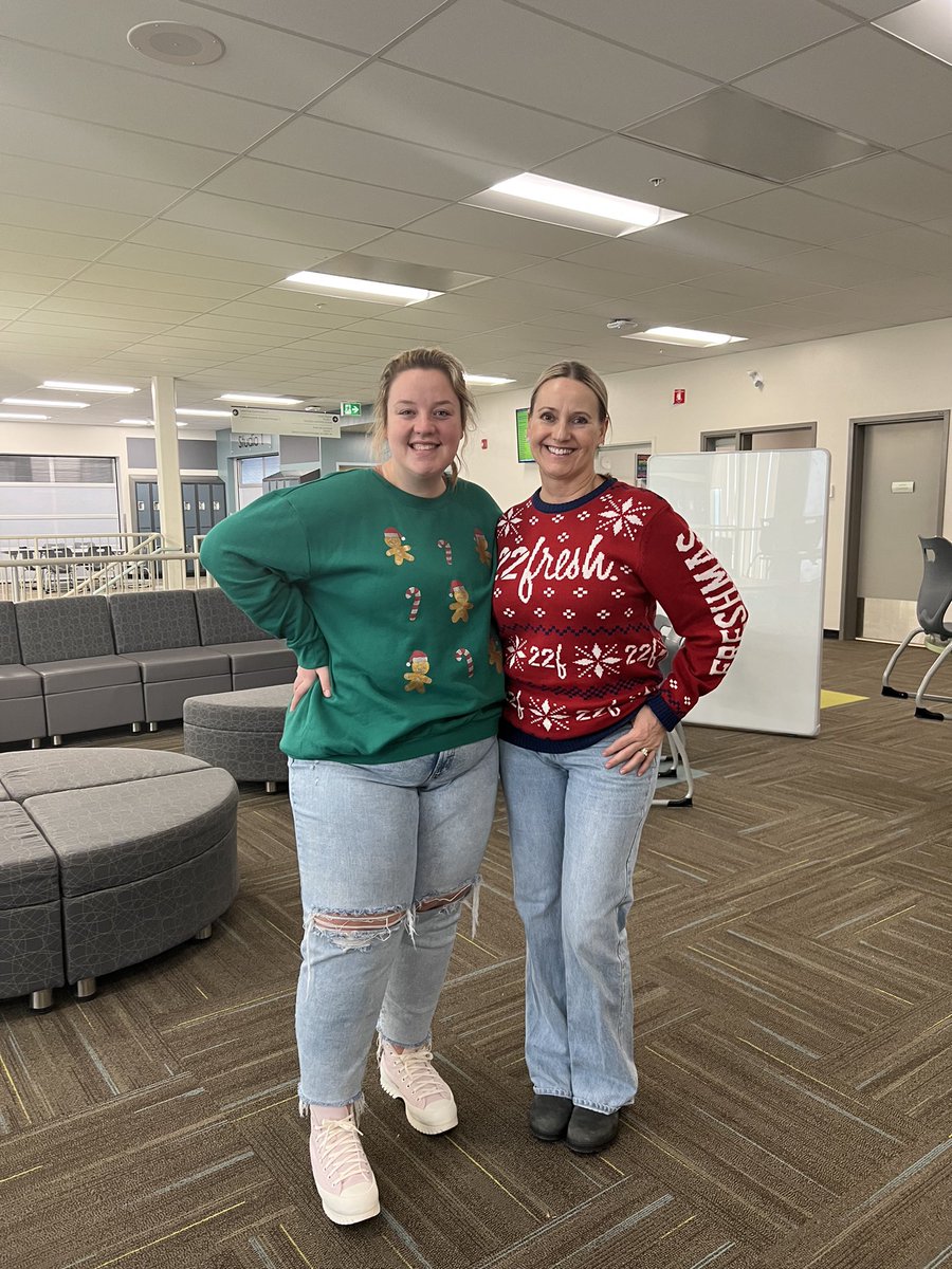 Kelley Reoch (@reochkelley) on Twitter photo Thanks for being an awesome intern! Your future is so bright! We are going to miss you! <a href="/BSkiehar/">Brodi Skiehar</a> <a href="/WascanaPlains/">Ecole Wascana Plains</a> <a href="/URFacofEd/">🦋URFacultyofEducation</a> 💚👩🏫💙 Thanks for being an awesome intern! Your future is so bright! We are going to miss you! <a href="/BSkiehar/">Brodi Skiehar</a> <a href="/WascanaPlains/">Ecole Wascana Plains</a> <a href="/URFacofEd/">🦋URFacultyofEducation</a> 💚👩🏫💙
