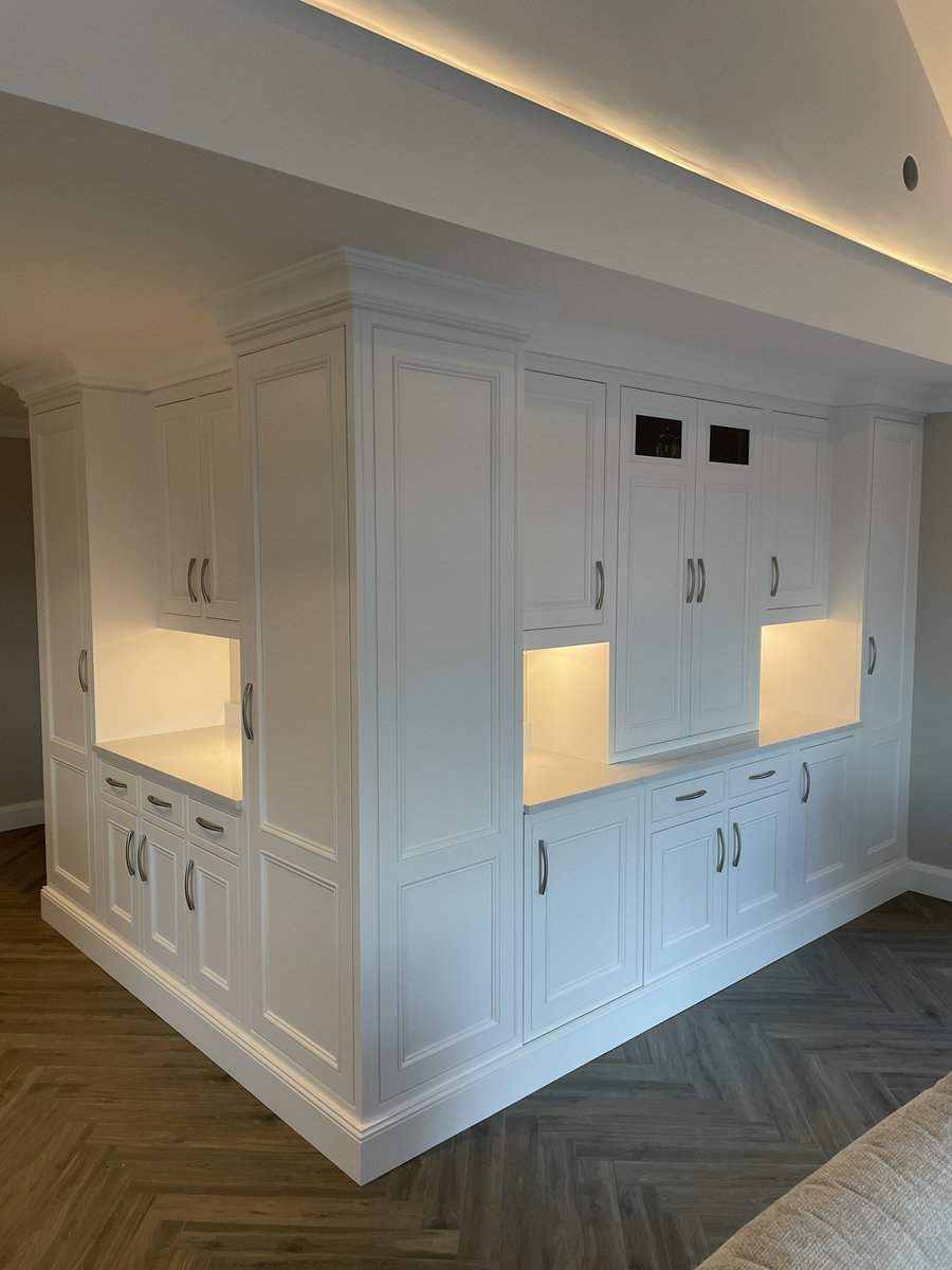 Eglantine Hand Painted Kitchens tweet media