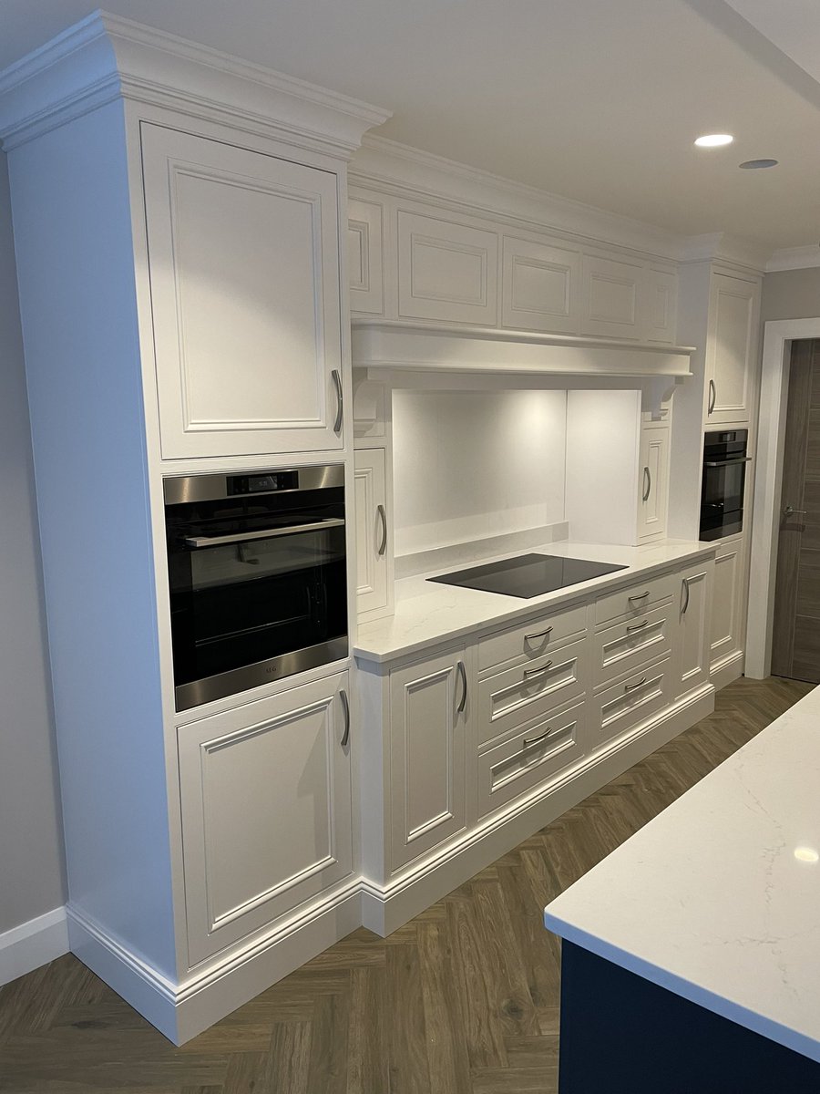 Eglantine Hand Painted Kitchens tweet media