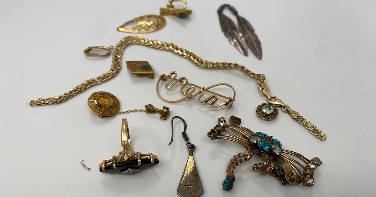ManhattanGold's tweet image. Jewelry is responsible for about 70 percent of the world's gold demand! If you own any scrap jewelry that contains gold, don't let it go to waste. Exchange your scrap with us for cash.

Learn more: bit.ly/3FKlUCD