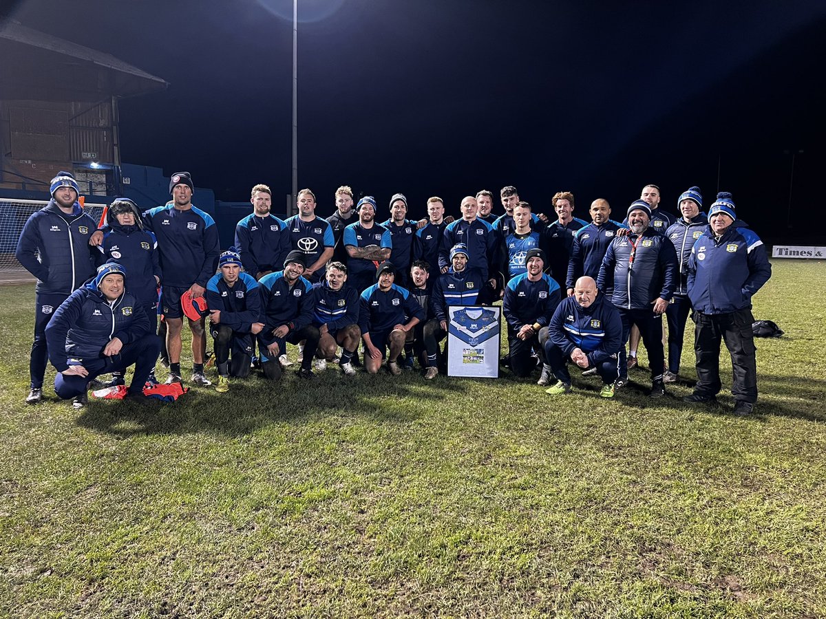 Tonight the squad and staff presented <a href="/Forber6/">Carl forber</a> with a framed shirt to celebrate being inducted into the Town Hall of Fame. Well done Buff! 🔵⚪️