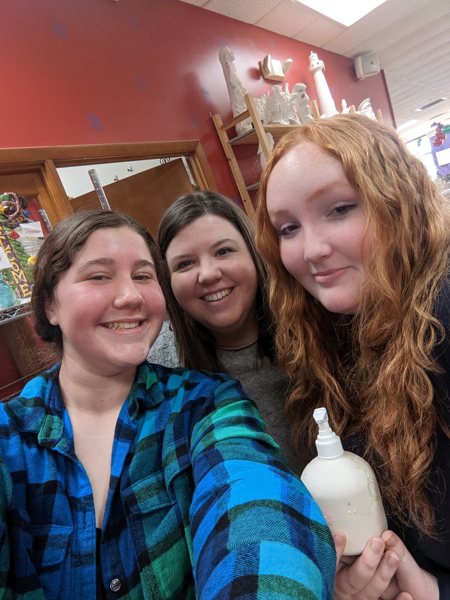 lewickiwolves's tweet image. Had fun catching up with these former Wolves today. ♥️ Blessed that they continue to let me be in their lives. #packpride