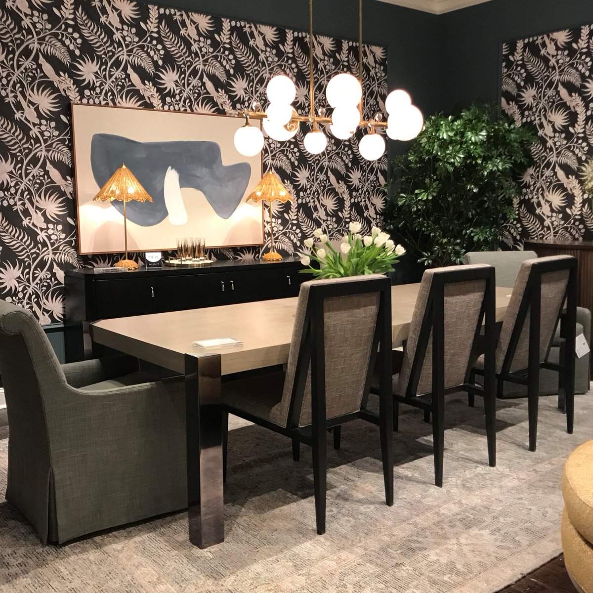 BethHaleyDesign's tweet photo. We had the pleasure of visiting Vanguard Furniture during the High Point market. Their exhibits were artistic and creative showing the variety in patterns and colors that they offer. We love the mix of wallpaper, art, and lighting used to compliment the furniture.
@vanguardfurn https://t.co/ft66tHlYFH