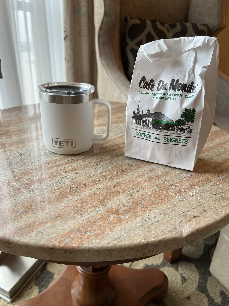 When in NOLA on a cold rainy day
Cafe U Mondrian is a must
Even in your room Happy Tuesday Everyone ❤️