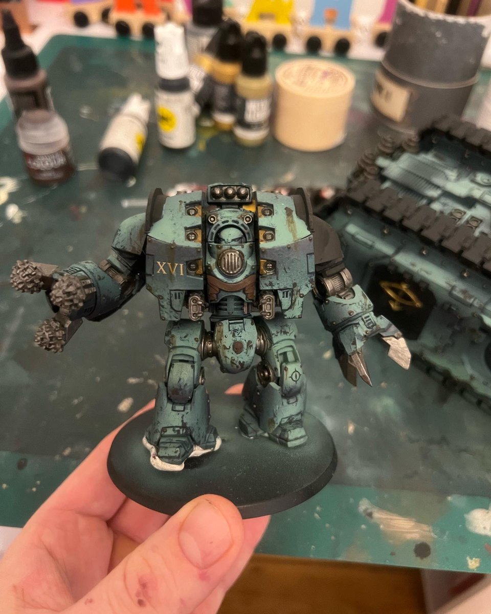 TimeNerd's tweet image. Couple of pieces of armour. Man the dreadnought is weirdly addictive to paint! 

#warmongers #warhammer #PaintingWarhammer #Warhammer40K #horusheresy #warhammer30k #WarhammerCommunity