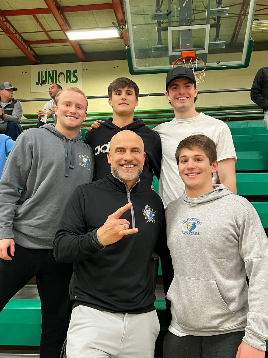 Brentwood Boys Basketball tweet media