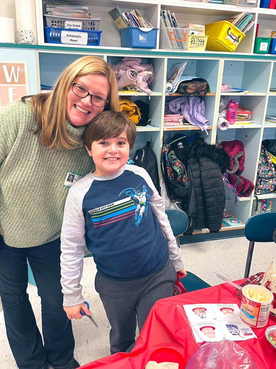 BCSDBabs's tweet photo. More photos of our 3rd grade family @brewsterschools 💚💕♥️ #solucky https://t.co/j8qo0FnZ7z