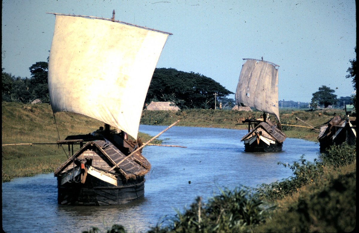 suryanandannet's tweet photo. Taladanda Canal : 1960s
୬୦ ବର୍ଷ ତଳେ ଆମ ତାଳଦଣ୍ଡା କେନାଲ - କଟକ କେମିତି ଦେଖା ଯାଉଥିଲା , ଦେଖନ୍ତୁ . #taladanda #Cuttack https://t.co/mlesfZUVj4