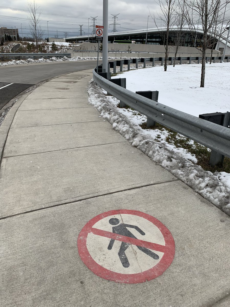 mrtreiber's tweet image. @TTChelps @GOTransitSSD why is the pedestrian sidewalk to the 407 station not cleared of snow and is now icy and a safety hazard, while the faux sidewalk with signs warning of fines if used plowed?  This is a major safety problem!  #visionzeroto