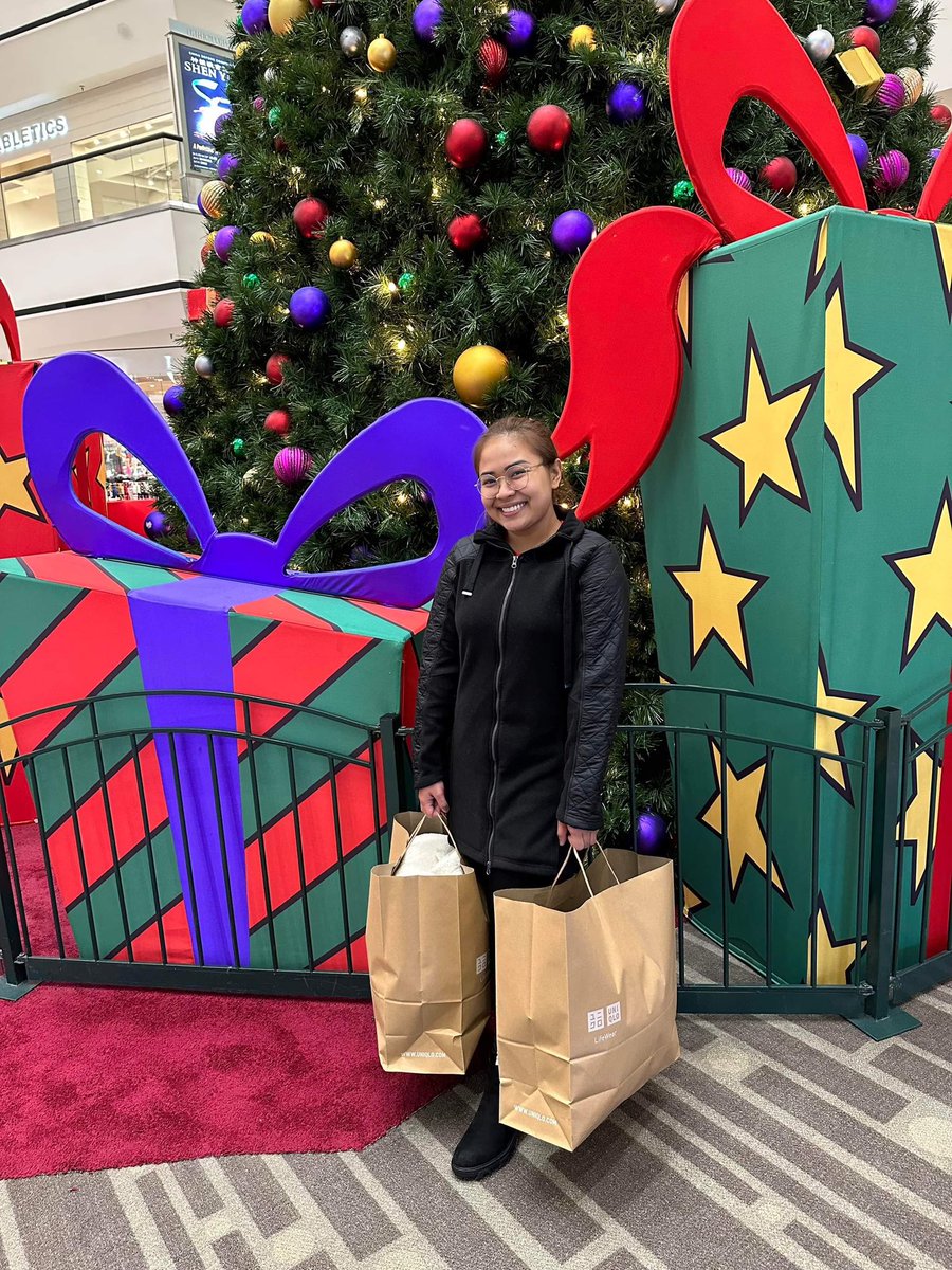 OfficialAlisah's tweet photo. Some december days with Tita Rosabella Jao Arribas, Mama Luzviminda Salacot Bonaobra, and Jasmine 🐶🥰 #WhenInUSA https://t.co/OGLwYI3y9K