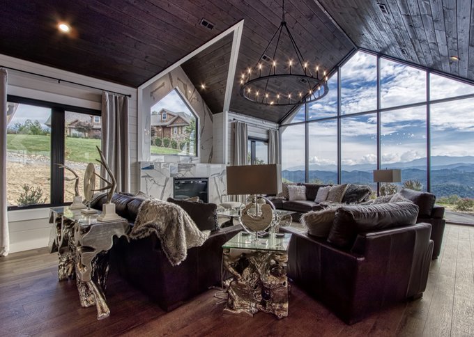 I love Christmas time... but can it be February yet?? 😋 https://t.co/D3GYQNLuV0<a href="/tag/ford"class="tags"><span>#ford</span></a><a href="/tag/truckgirls"class="tags"><span>#truckgirls</span></a><a href="/tag/bibailey"class="tags"><span>#bibailey</span></a>