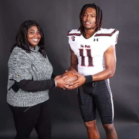 shauntacakes16's tweet photo. New Chapter! Proud of my son! Let's go! #QB1 #dawgs #SSNF https://t.co/Cm0sjmrhHg