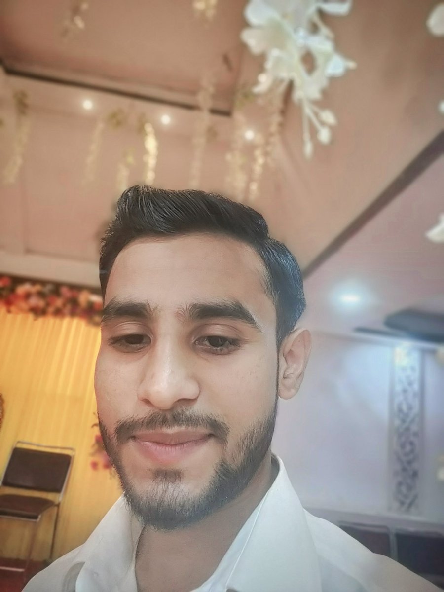 I went to an event yesterday, so here are the pictures. Funny building . #Rajaacharjeeofficial  #Picture #Selfie #Rajaactor #Kolkatapic #actor #selfie #TollywoodActor #Bollywood