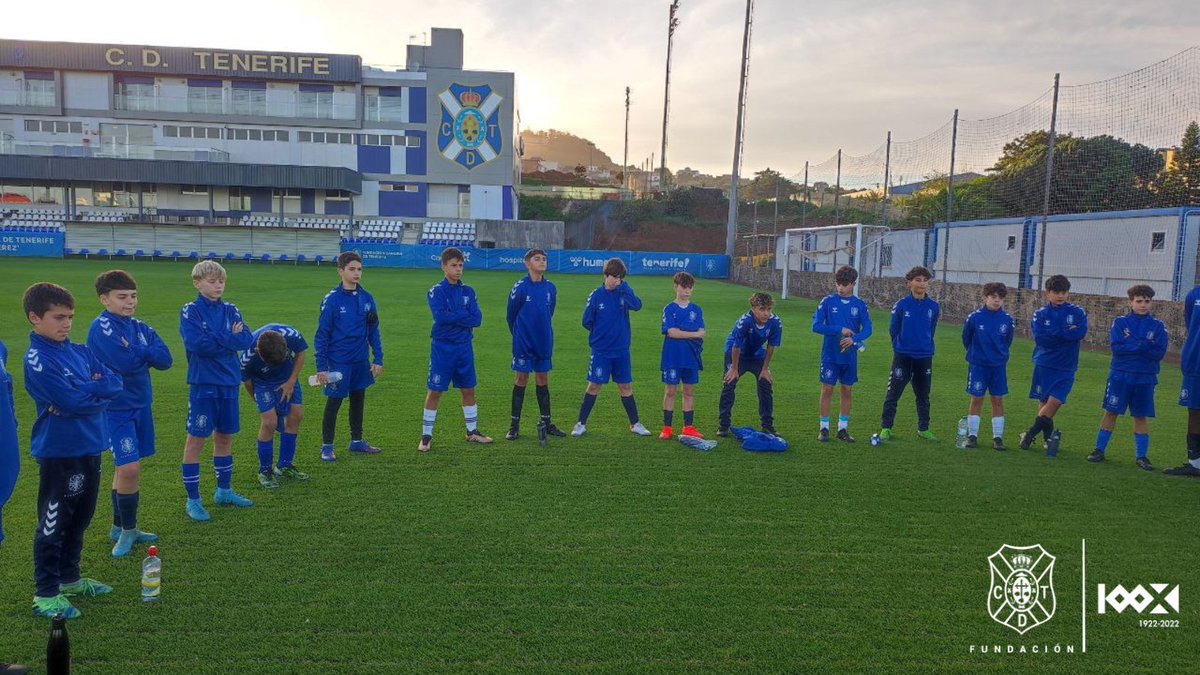 CDTFundacion's tweet photo. 👏El presidente de la #FundaciónCDT, José Francisco Mares, acudió ayer a la Ciudad Deportiva🏟 a desearle suerte🍀 a nuestro Infantil A de cara a #LaLigaPromisesSantander 🏆, que se disputará del 27 al 29 de diciembre en Maspalomas

@CDTOficial @CdtCantera @fundacion_JRM @MesaJM https://t.co/IVAAgCrIJX