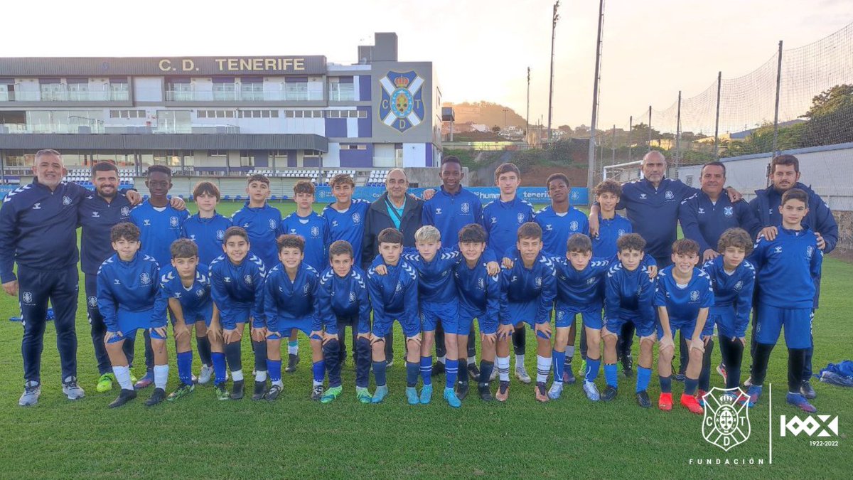 CDTFundacion's tweet photo. 👏El presidente de la #FundaciónCDT, José Francisco Mares, acudió ayer a la Ciudad Deportiva🏟 a desearle suerte🍀 a nuestro Infantil A de cara a #LaLigaPromisesSantander 🏆, que se disputará del 27 al 29 de diciembre en Maspalomas

@CDTOficial @CdtCantera @fundacion_JRM @MesaJM https://t.co/IVAAgCrIJX